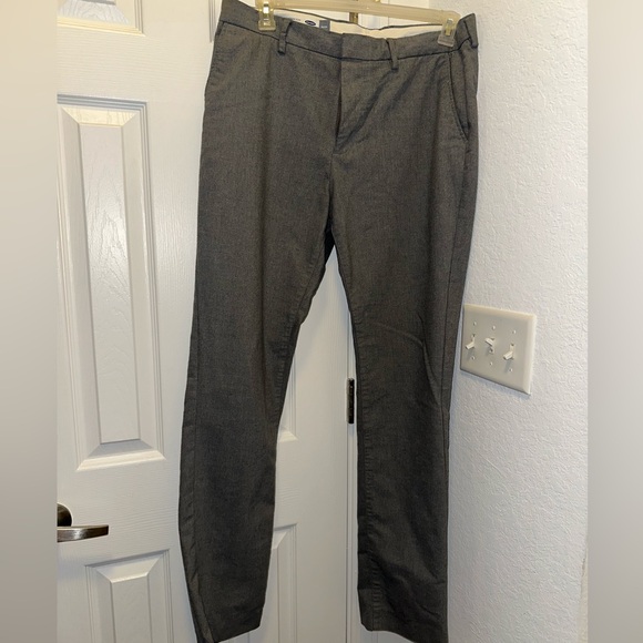 Old Navy Men's Charcoal Chinos - Picture 1 of 8